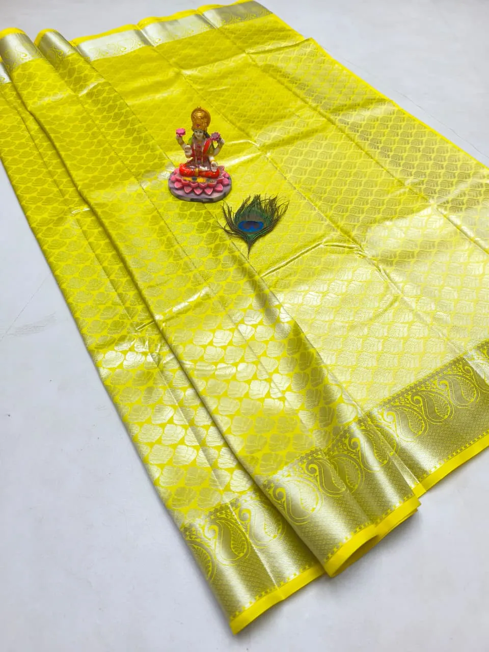 Lemon Yellow Floral Leaf Brocade Semi Kanchipuram Silk Saree
